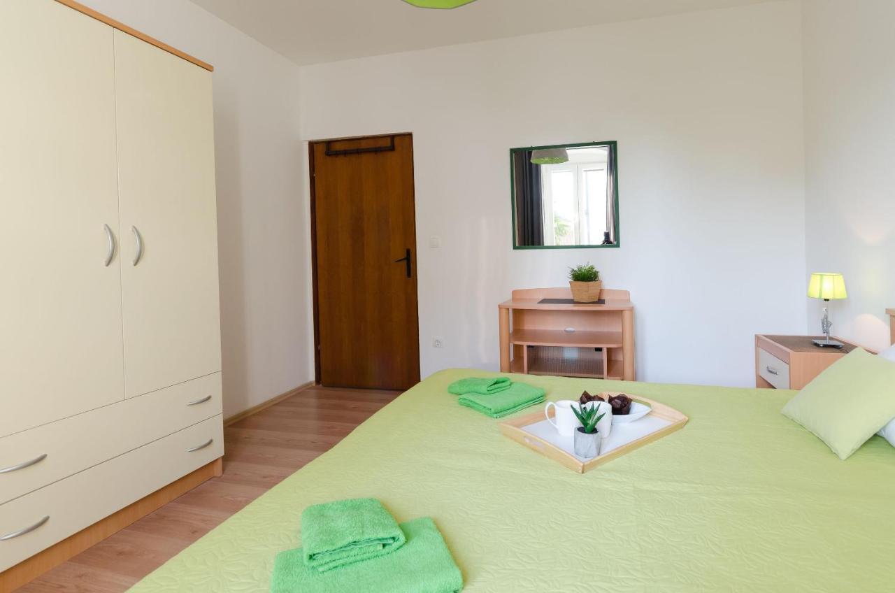 Apartments Ester フンタナ エクステリア 写真